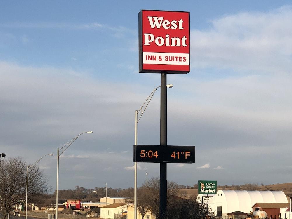 Oyo West Point Inn المظهر الخارجي الصورة