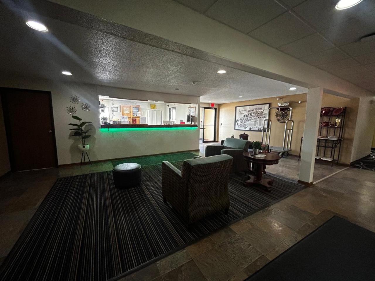 Oyo West Point Inn المظهر الخارجي الصورة