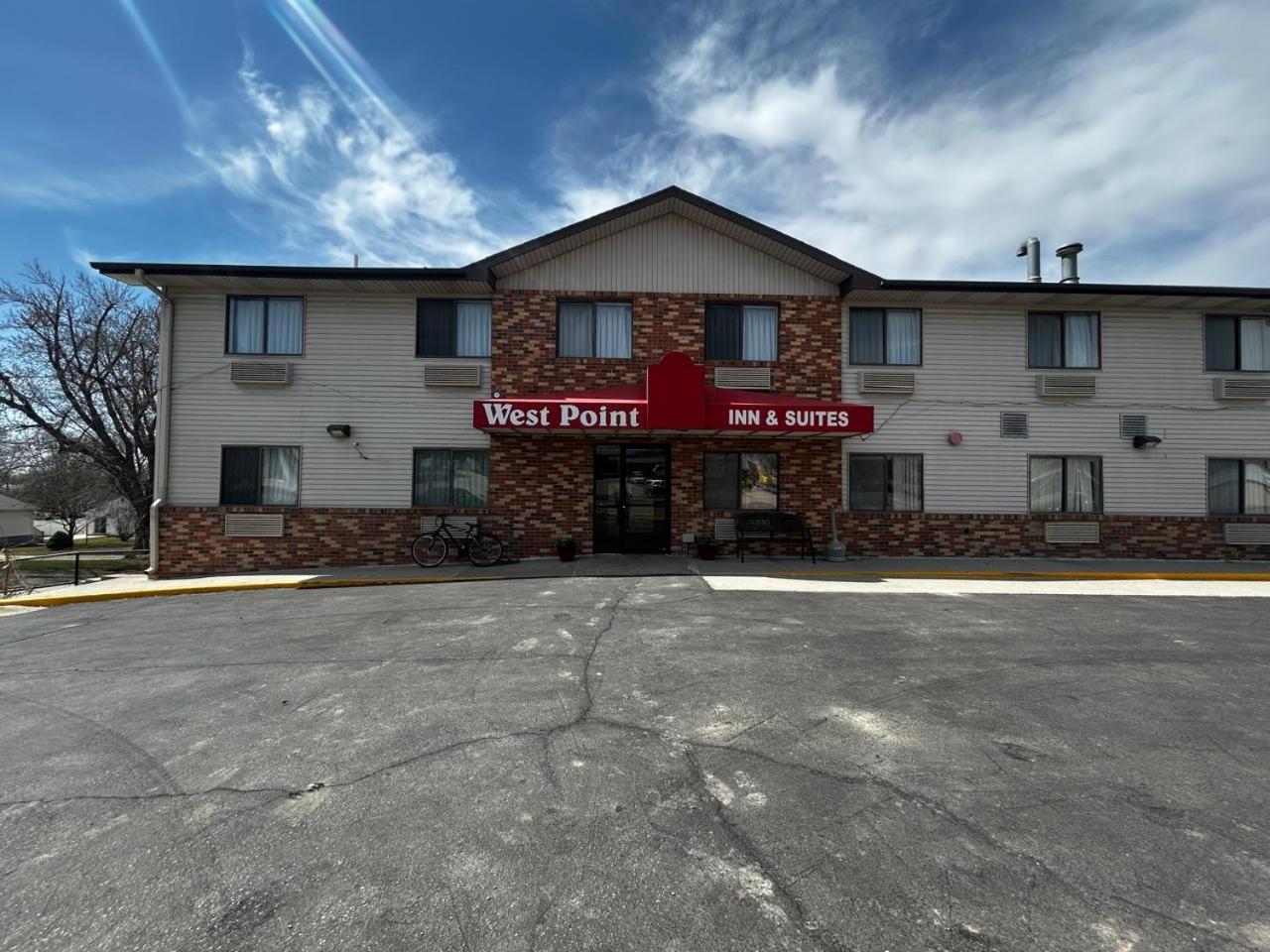 Oyo West Point Inn المظهر الخارجي الصورة
